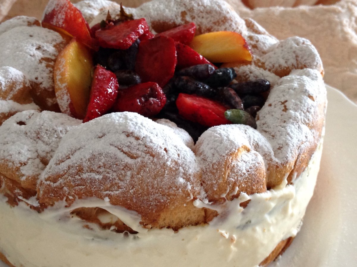 Торт Карпатка с клубникой