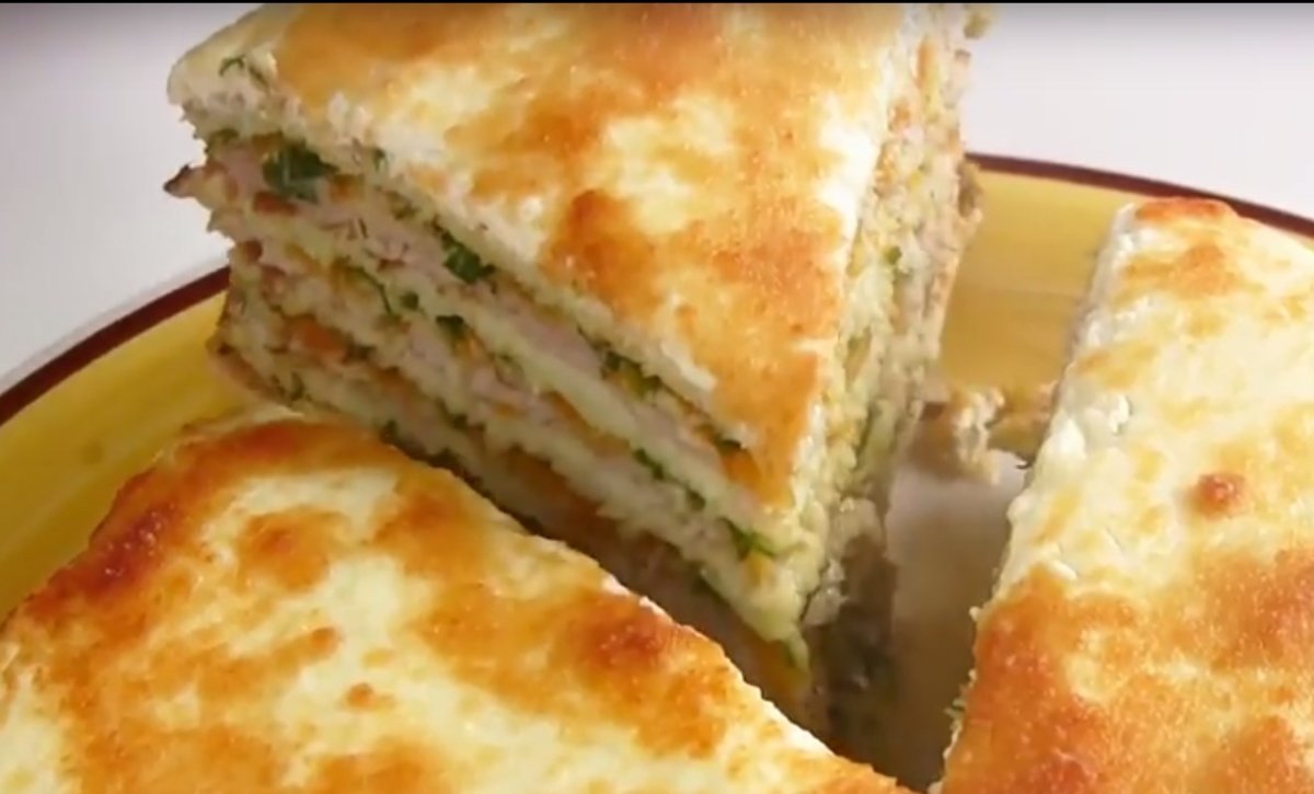 Закусочный торт из омлетных блинчиков