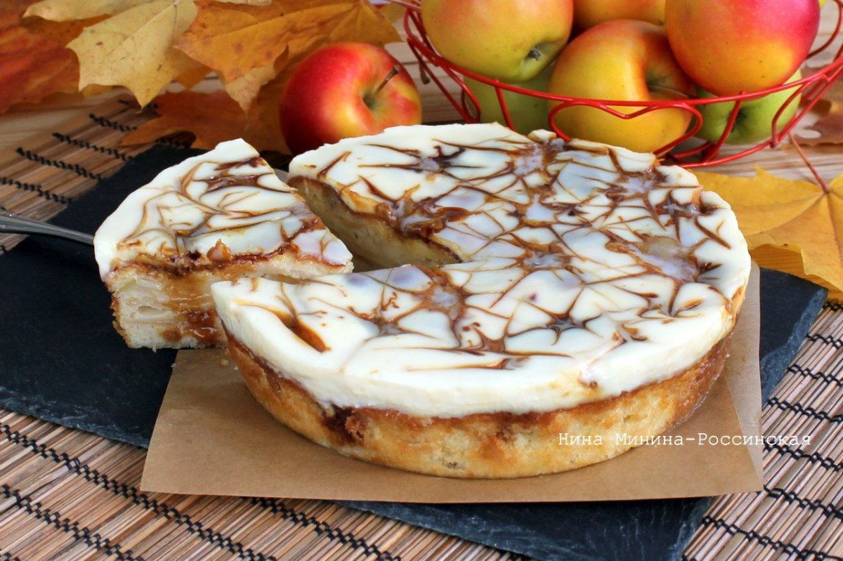 Торт с яблоками Мария белая