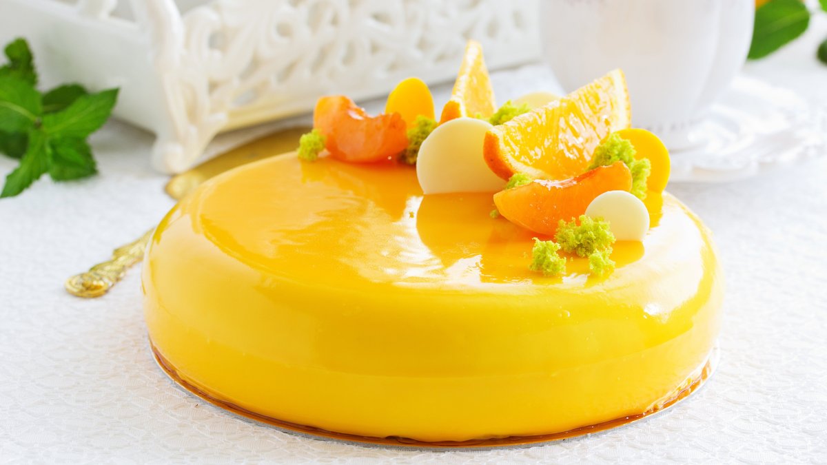 Клубничное конфи и лимонный курд в торте