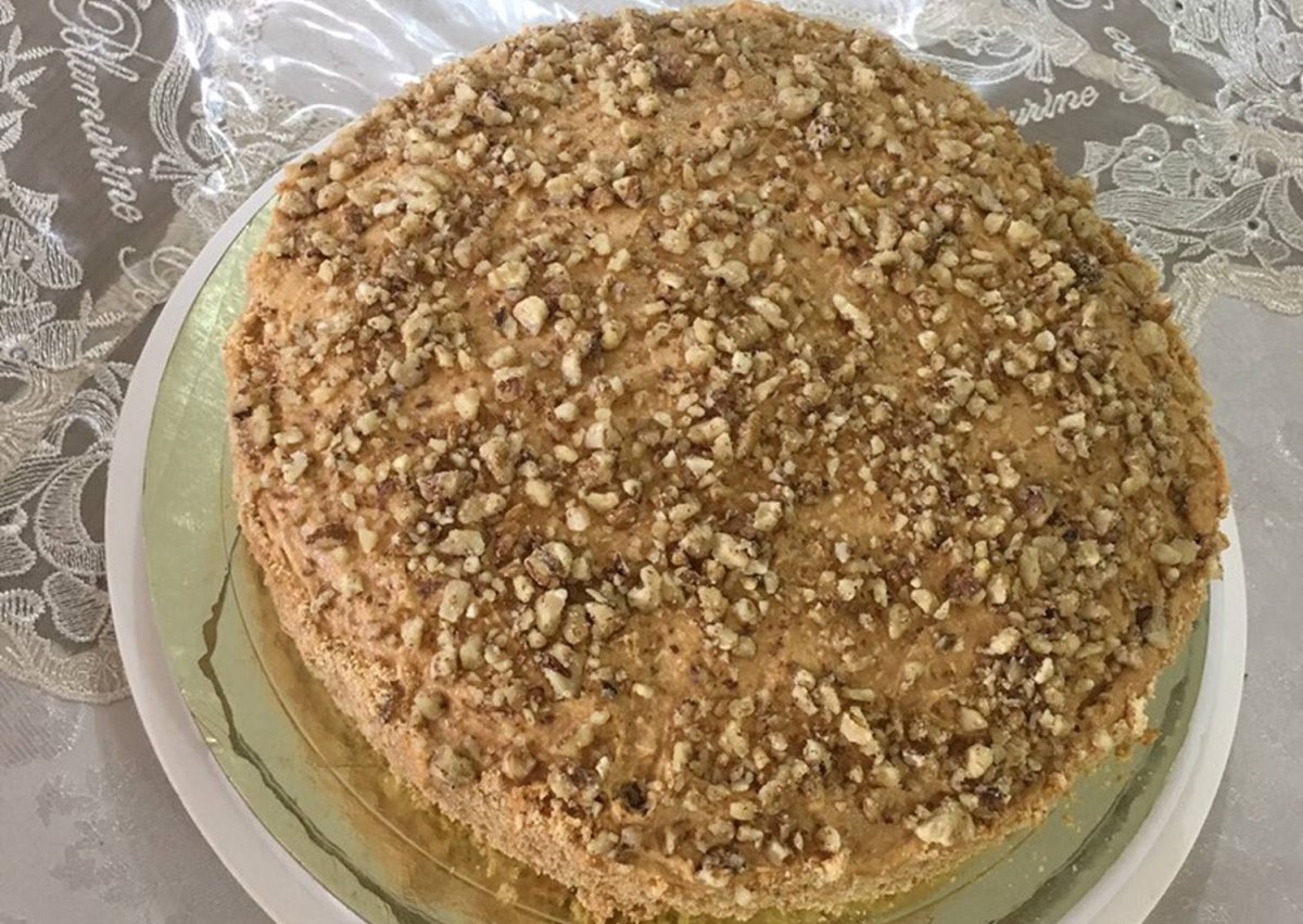 Черный торт с горами