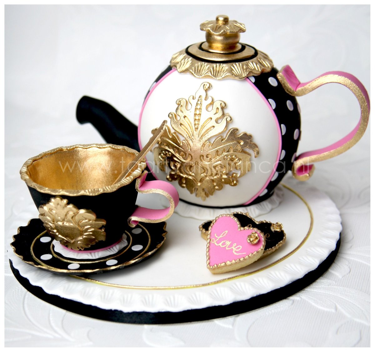 Чайник из мастики