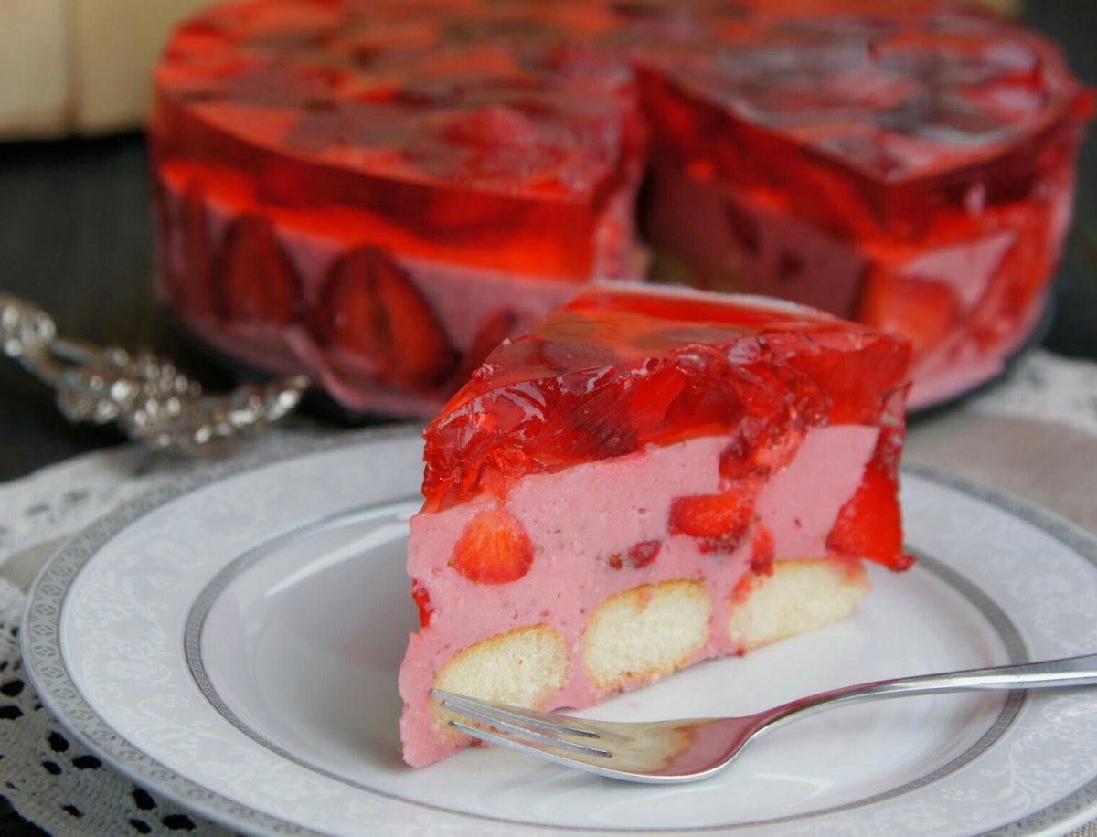 Чизкейк с клубникой и желе