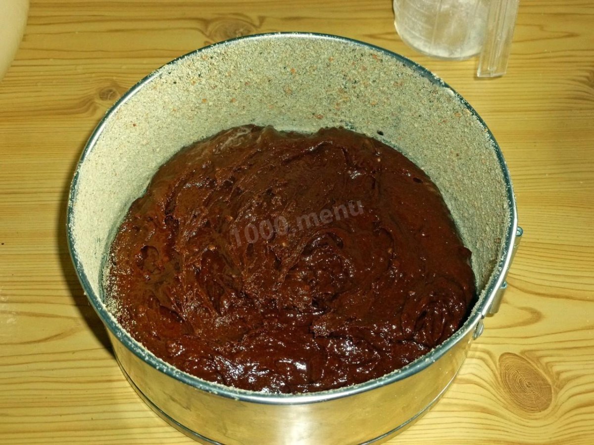 Мешает торт
