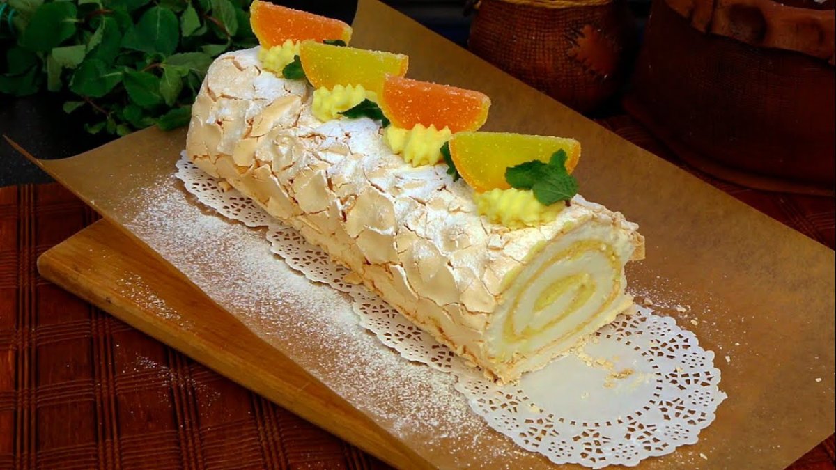 Лимонный меренговый рулет