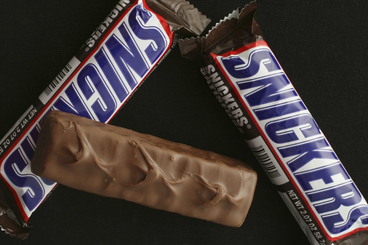 Шоколадный батончик snickers super 95 гр