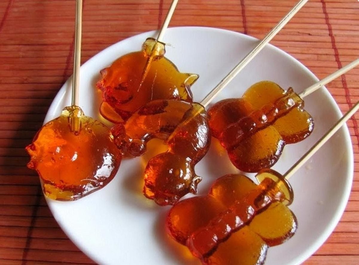Конфеты из сахара