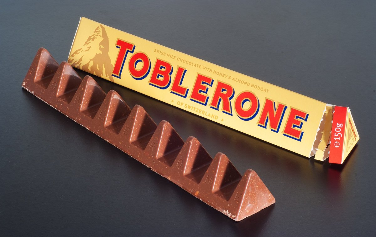 Шоколад пирамидками Toblerone