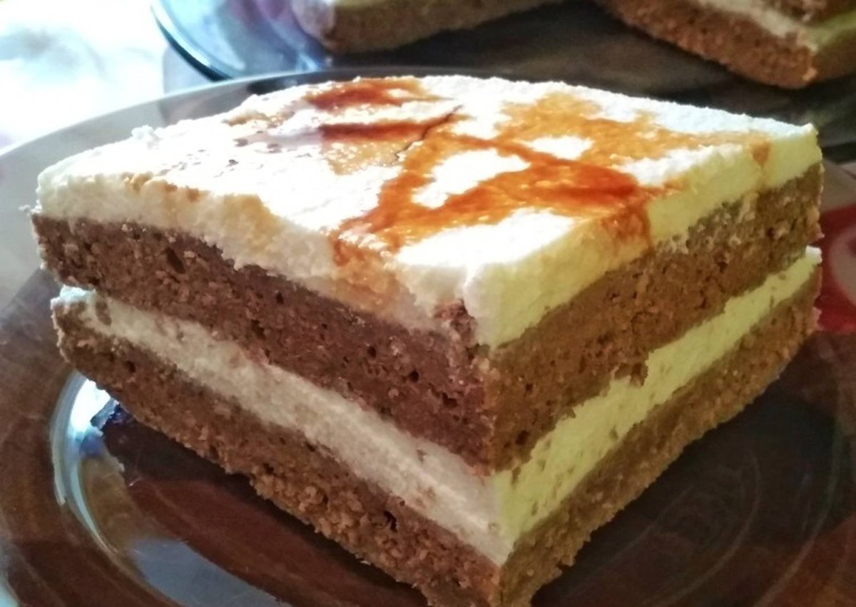 Торт с кремовой прослойкой