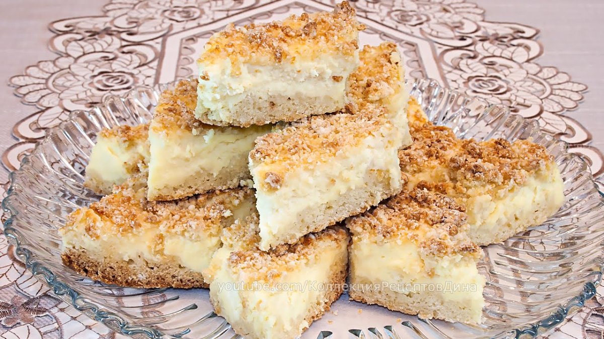 Песочный яблочный пирог с меренгой