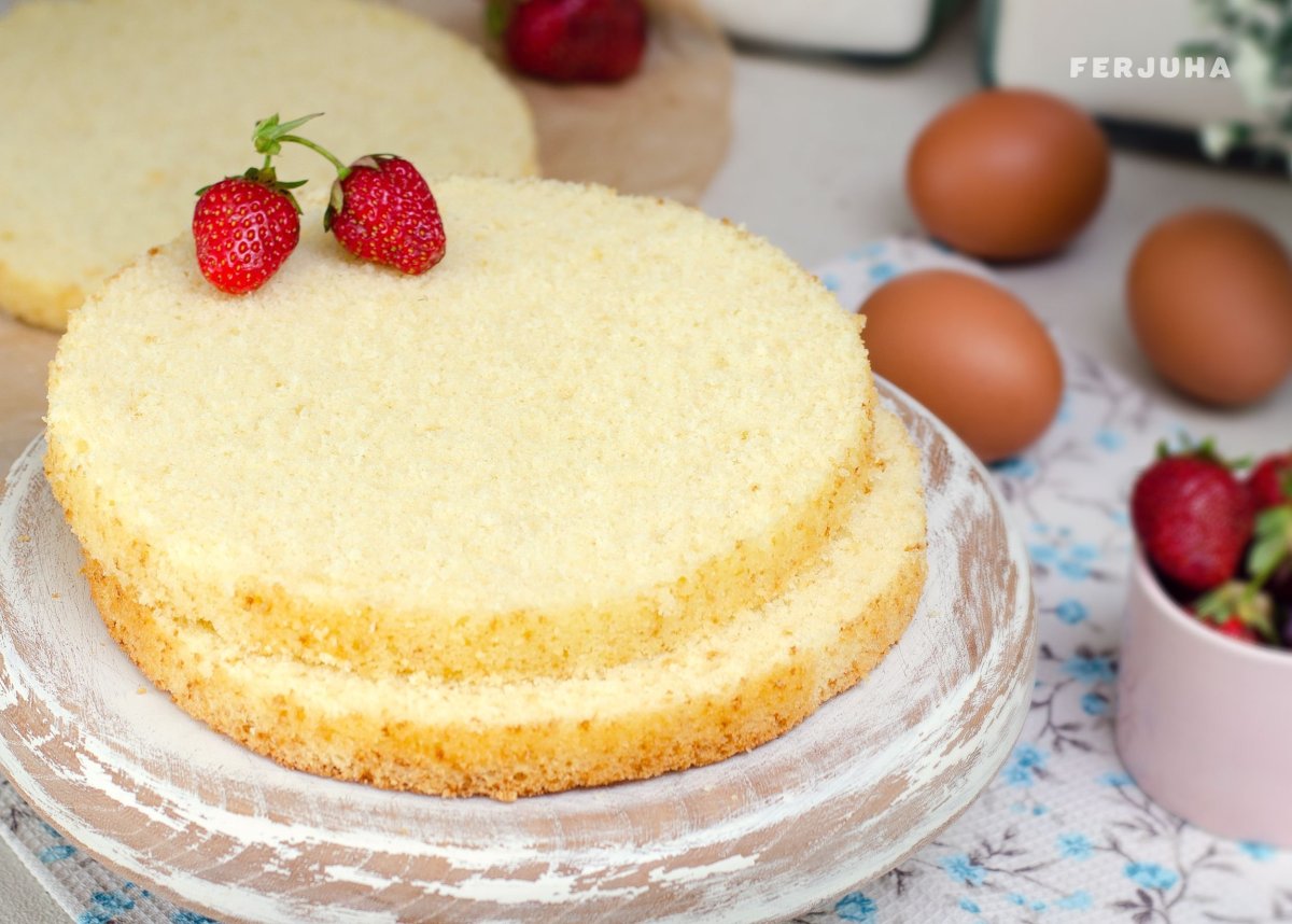 Торт с медовыми коржами и кремом чиз