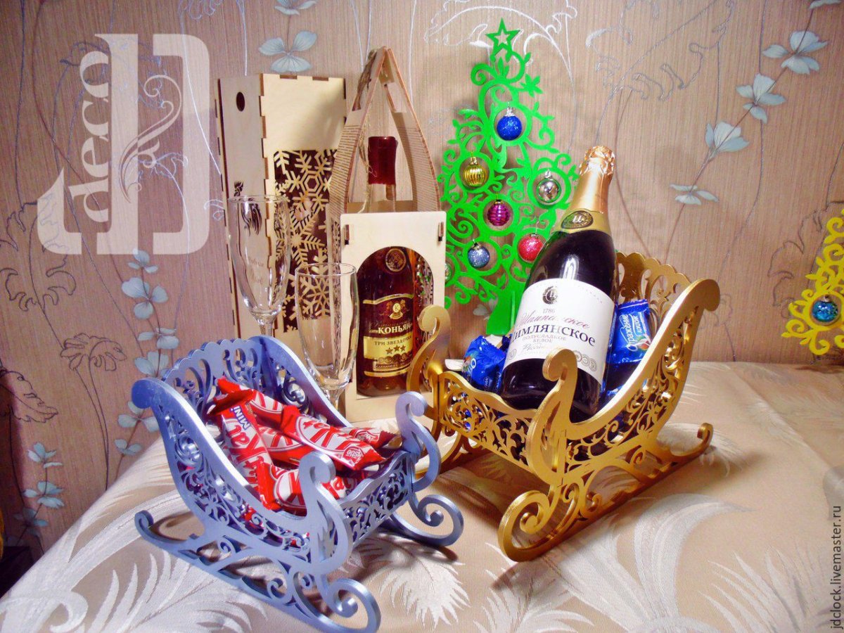 Сани из палочек карамельных