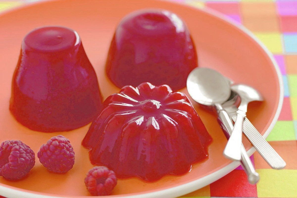 Десерт из желатина и варенья