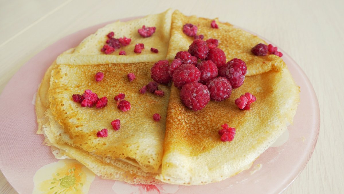 Блины с черникой