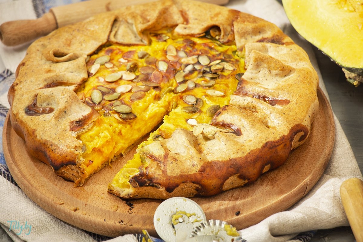 Тыквенный пирог с яблоками