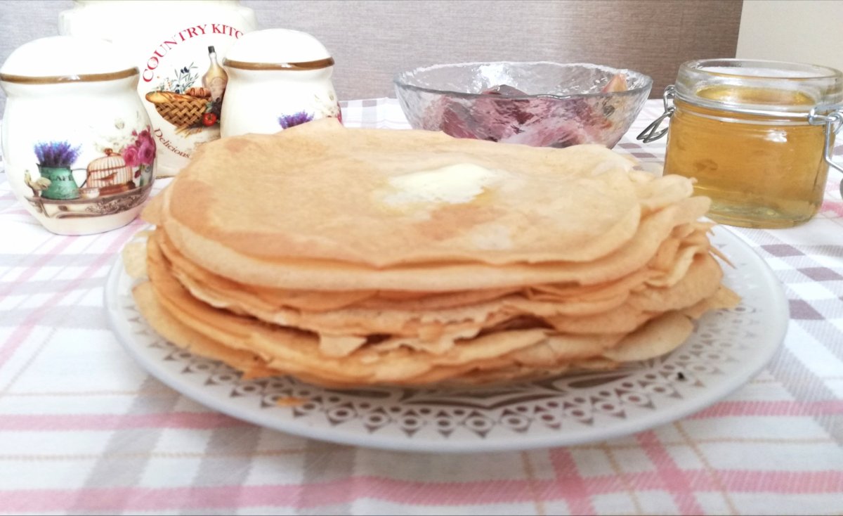 Блины на тарелке