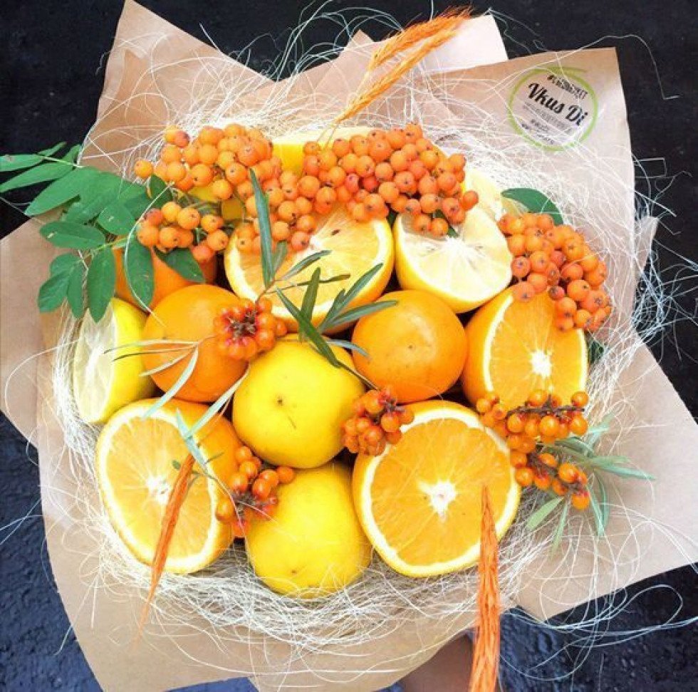 Корзинка с мандаринами