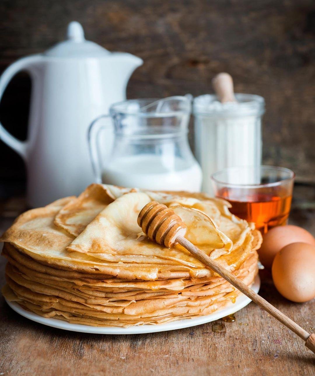 Блины на молоке с дырочками тонкие