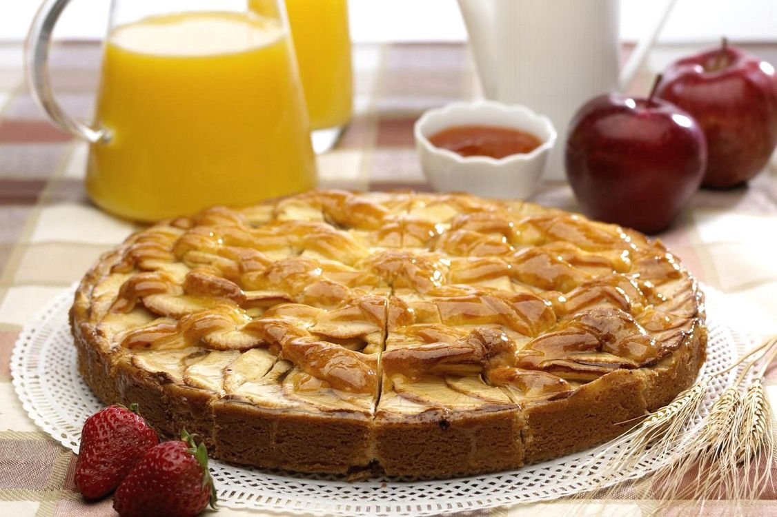 Шарлотка с яблоками Юлии Высоцкой