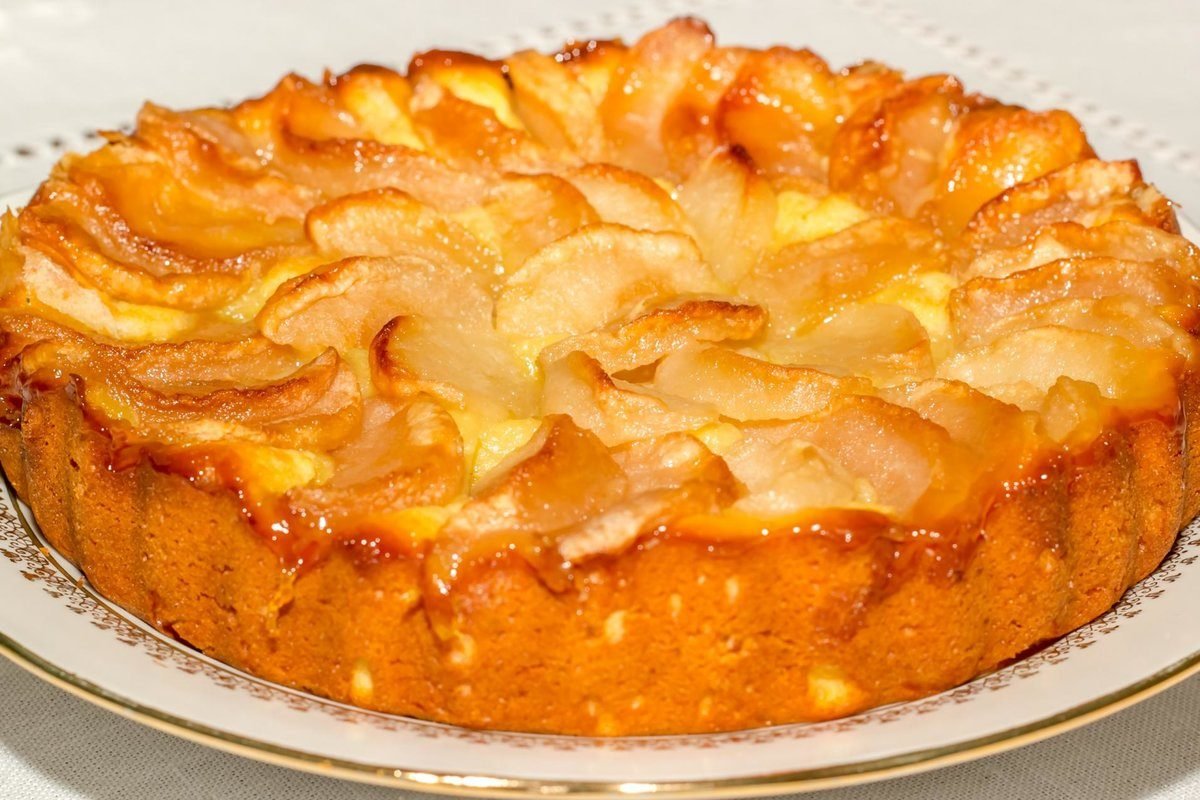 Пирог шарлотка с капустой