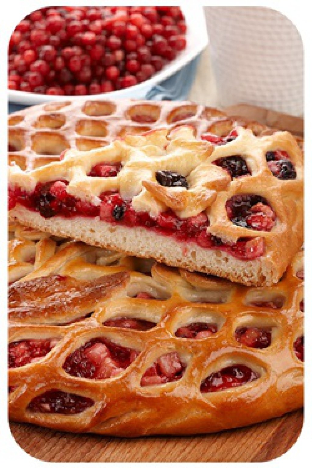 Песочный пирог с брусникой