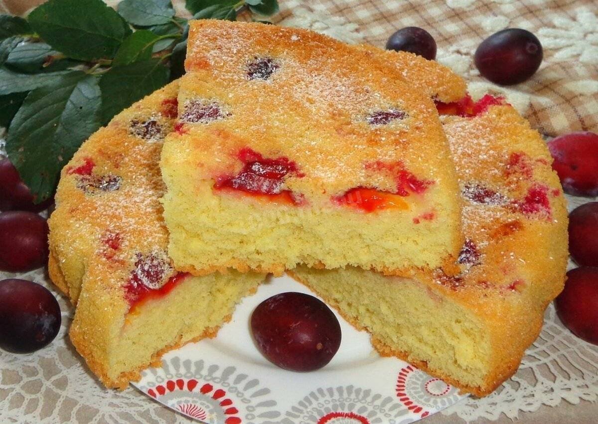 Пирог с творогом и вишней