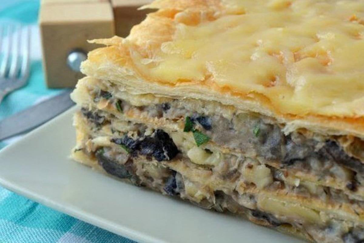 Пирог с консервой рыбной и картошкой