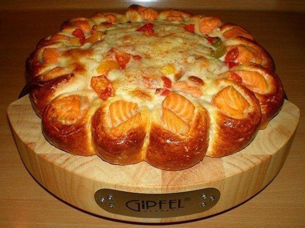 Пирог с дрожжевого теста