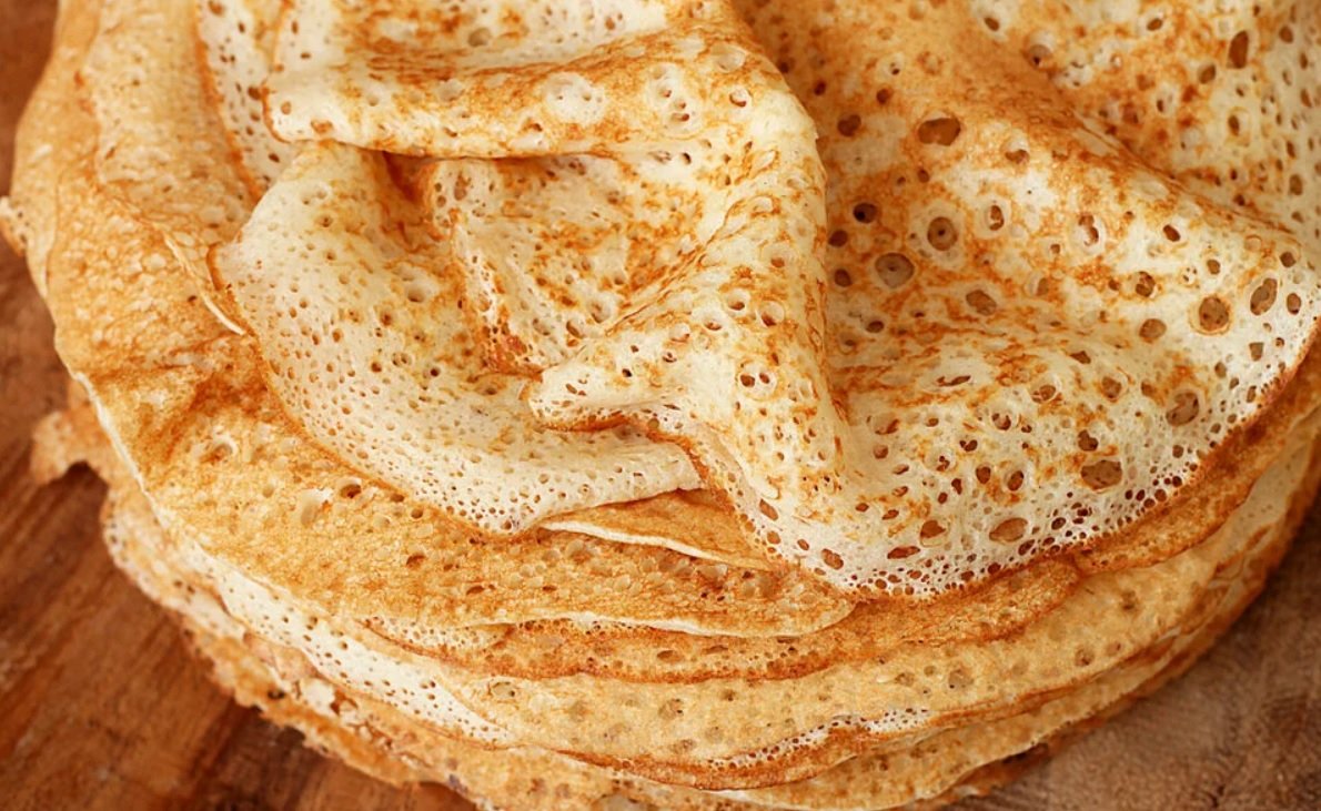 Блины на молоке с дырочками тонкие