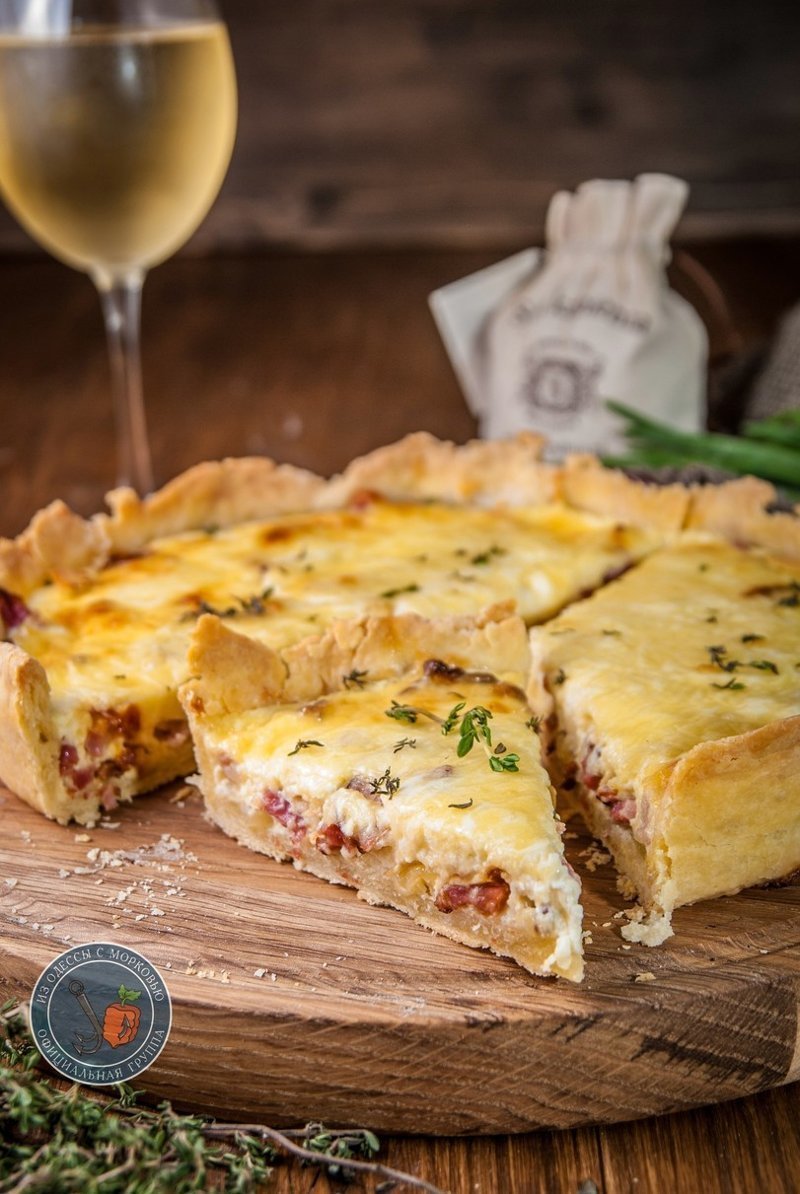 КИШ С семгой и брокколи