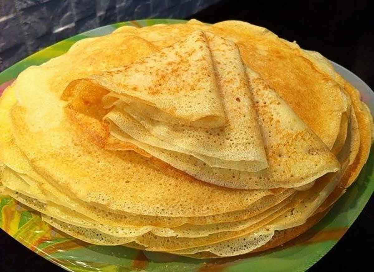 Чай с блинчиками и оладушками