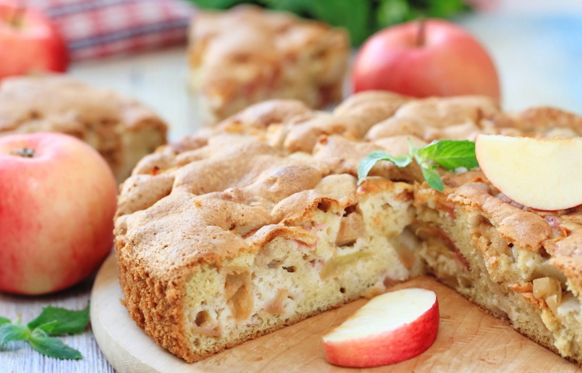 Шарлотка с яблоками Юлии Высоцкой