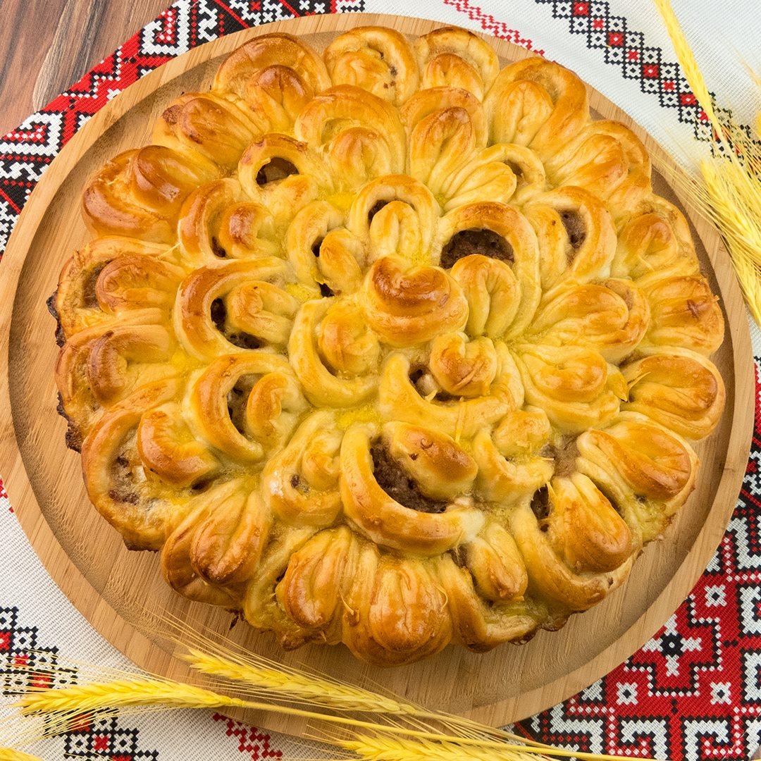Мясной пирог Хризантема