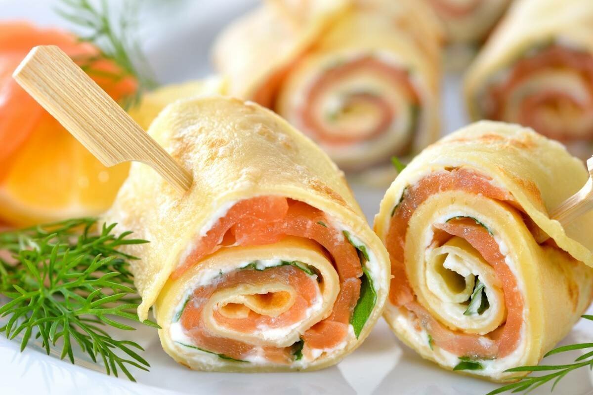 Блины с семгой и творожным сыром