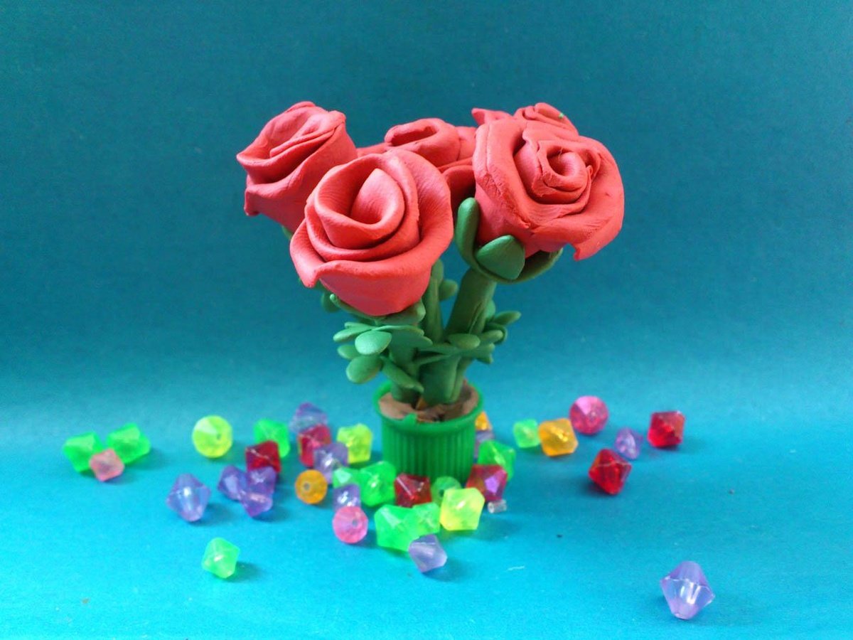 Цветы из пластилина