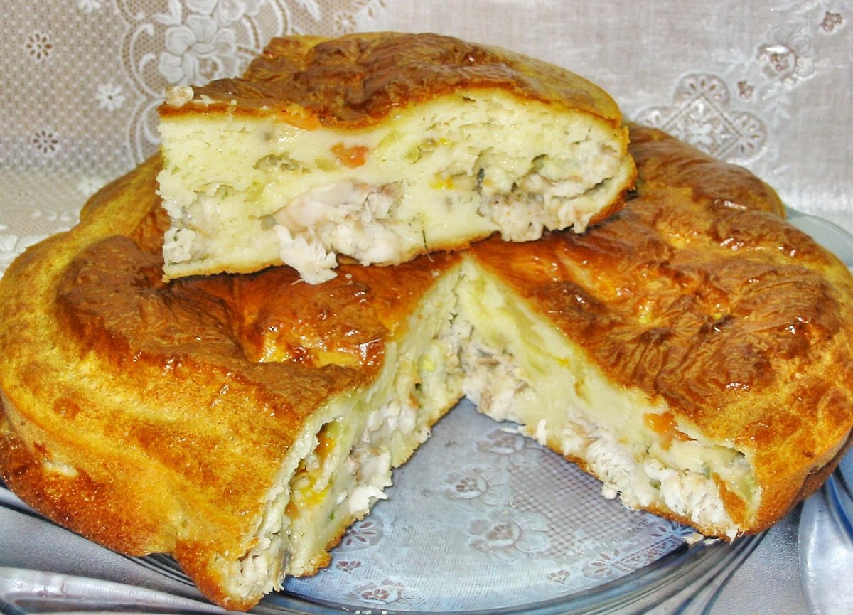 Пирог с консервой рыбной и картошкой