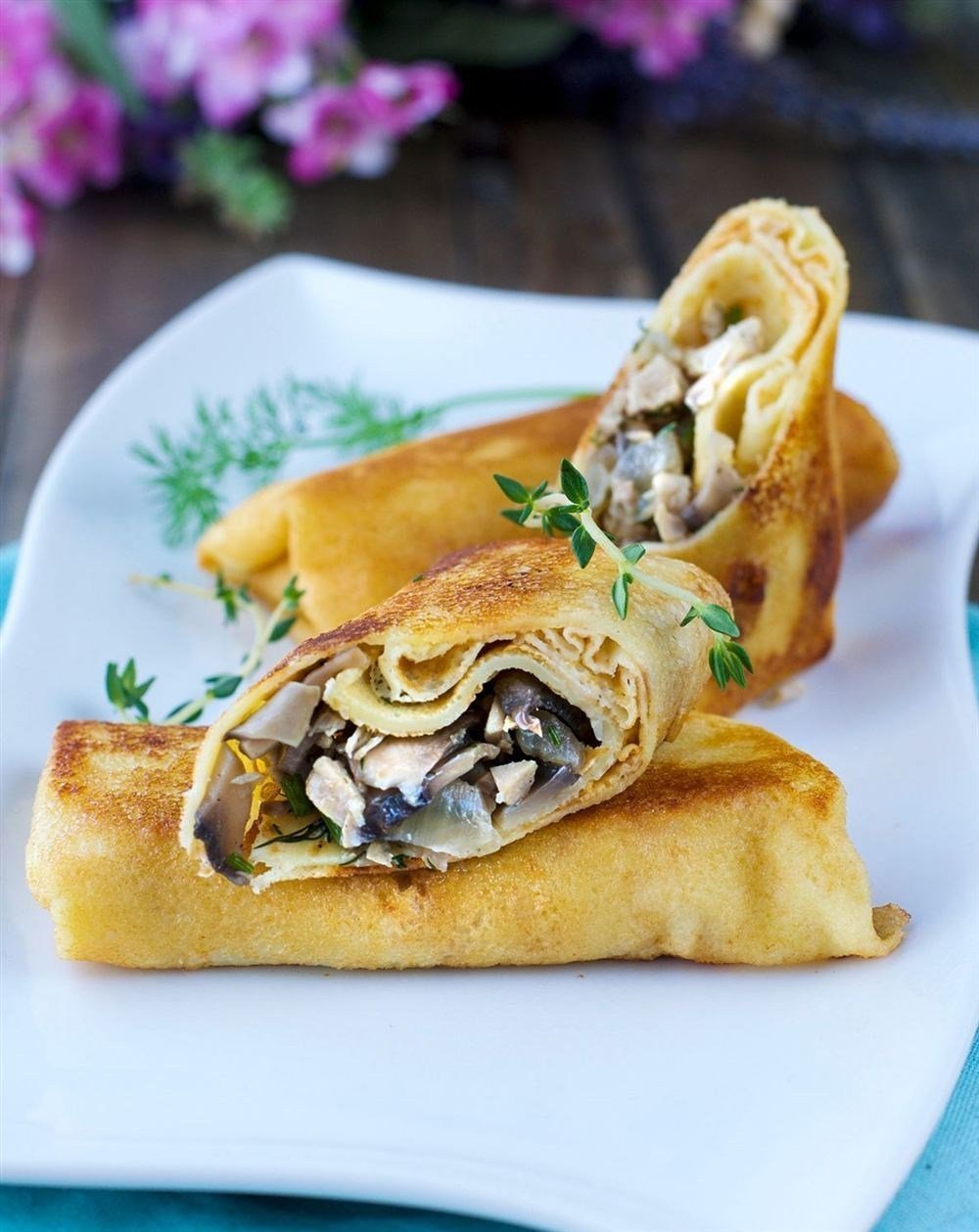 Блинчики с грибами и сыром