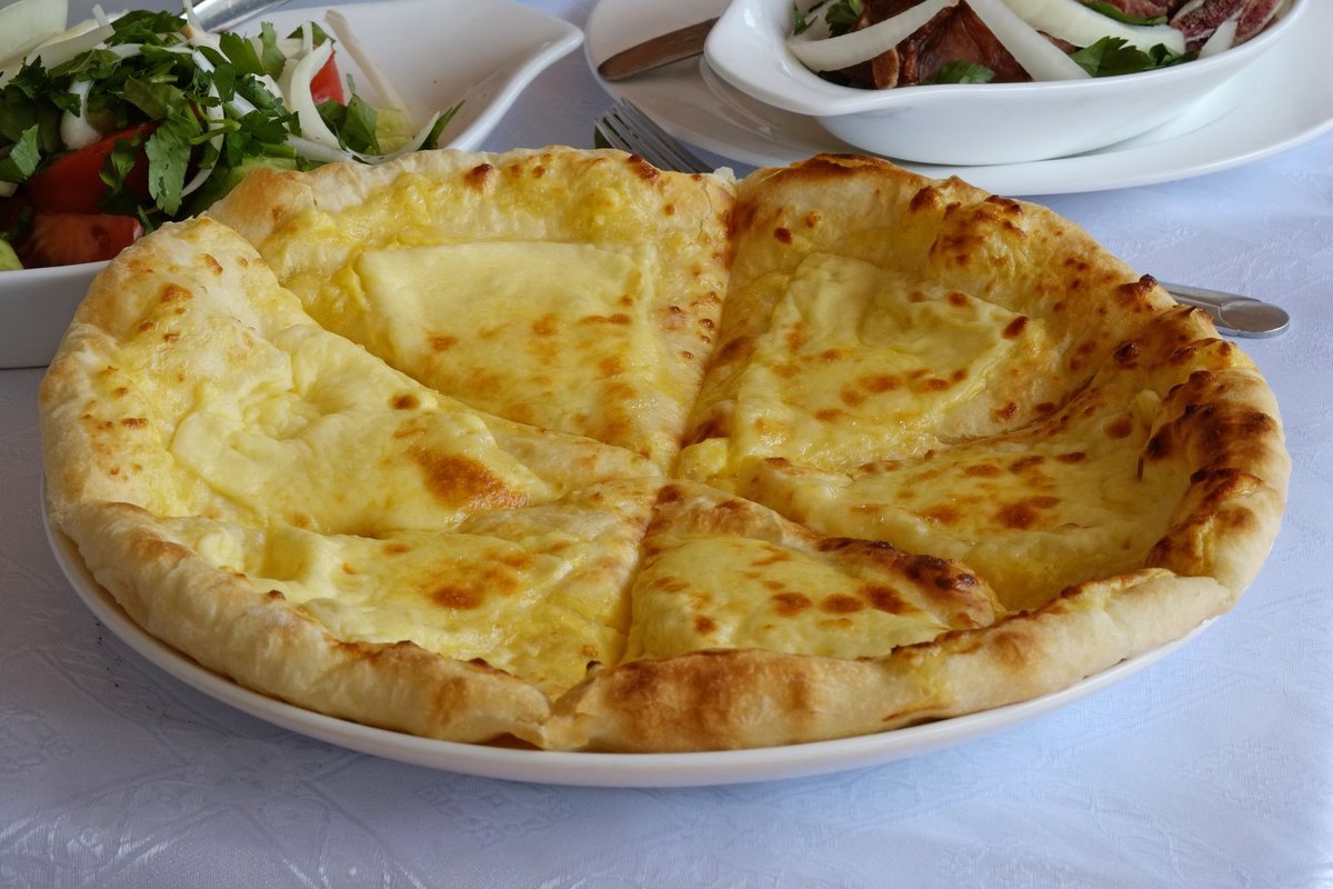 Хачапури по-аджарски