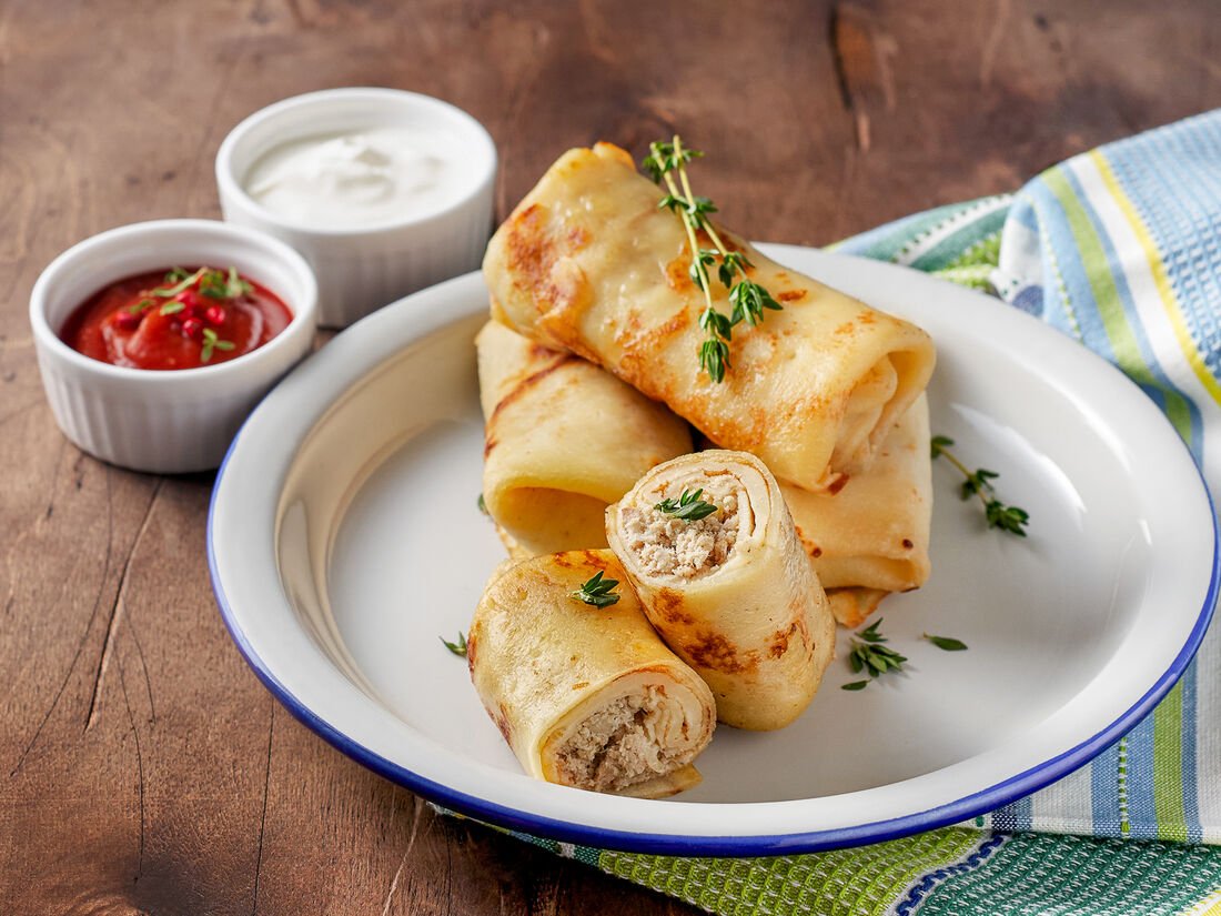 Блины фаршированные мясом и рисом