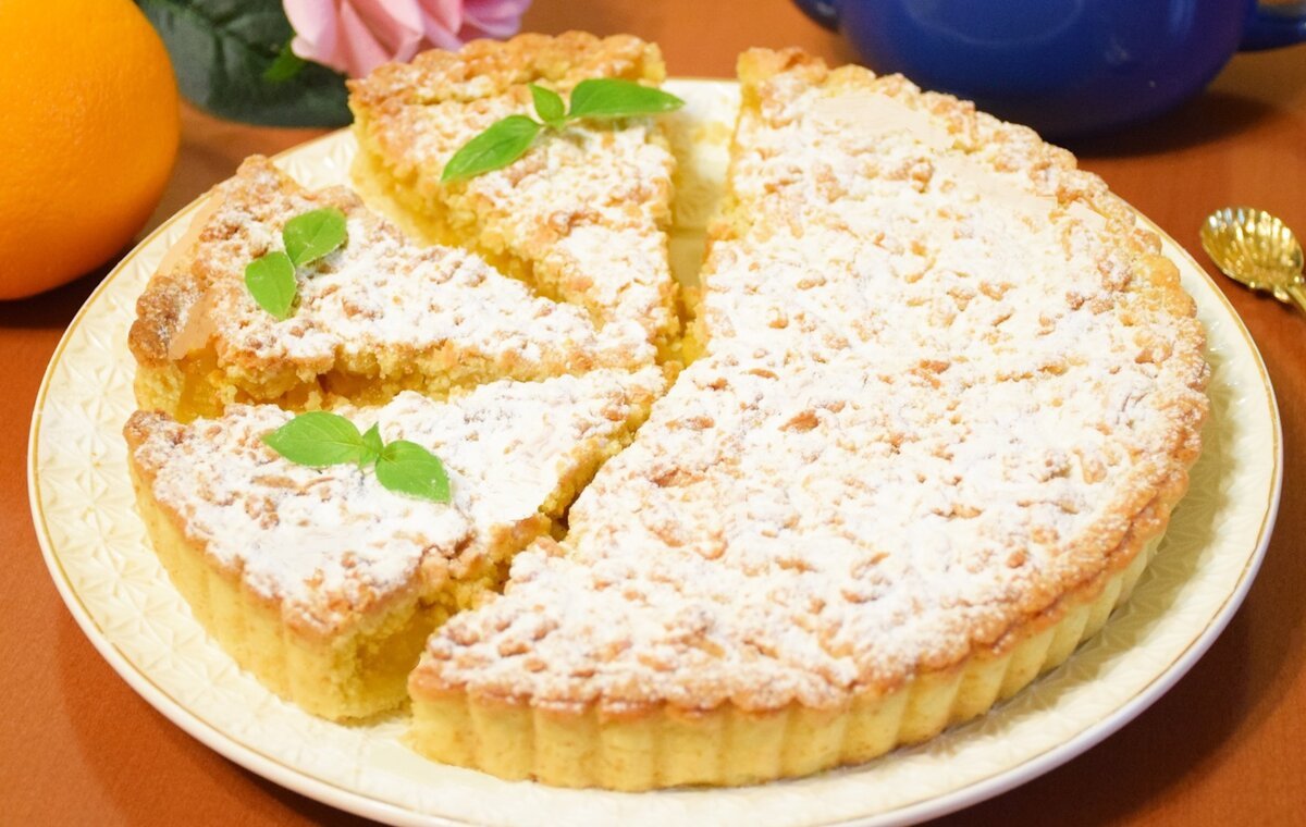 Пирок песочный с творогом и вишней