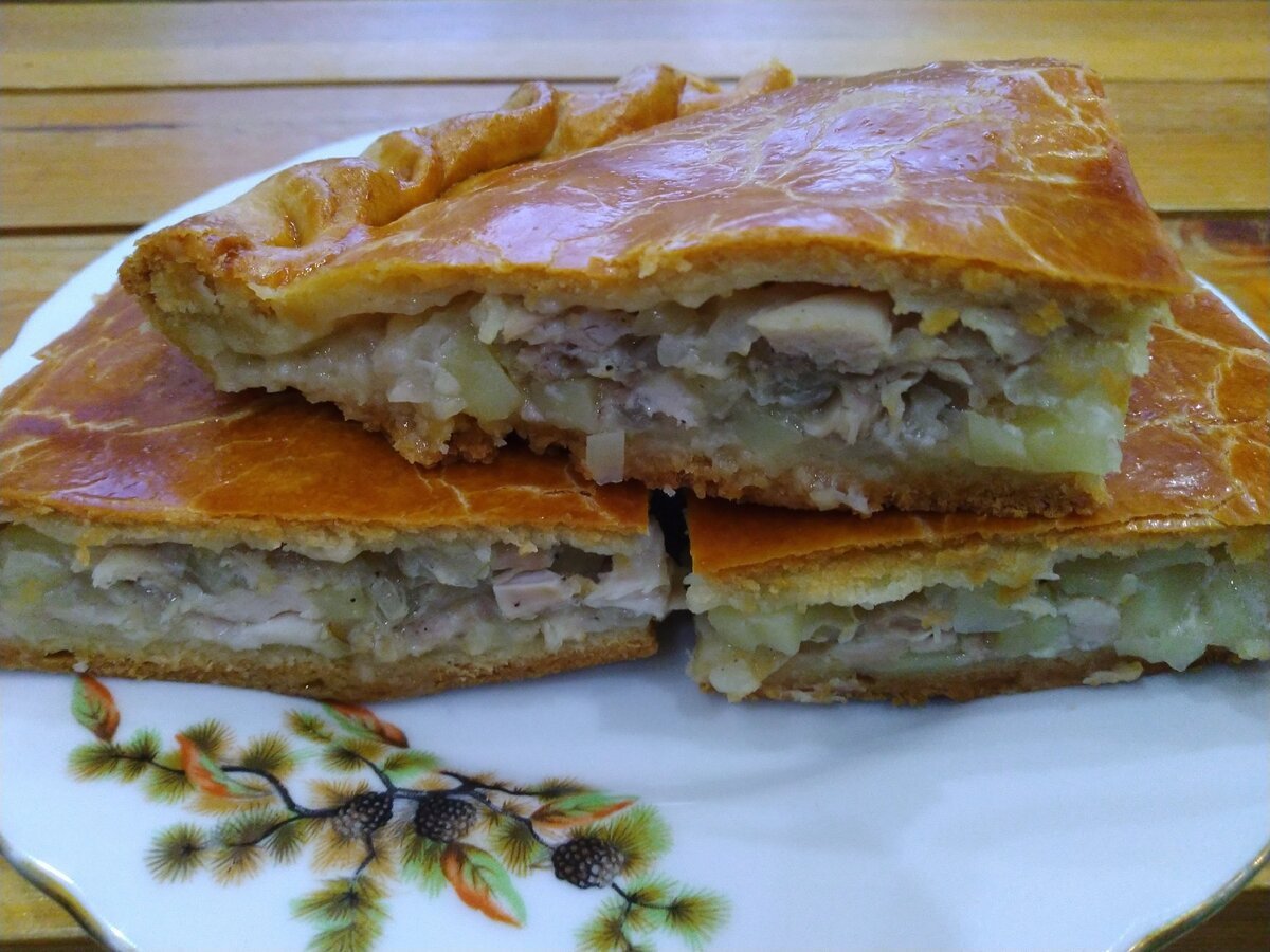 Курник из слоеного теста