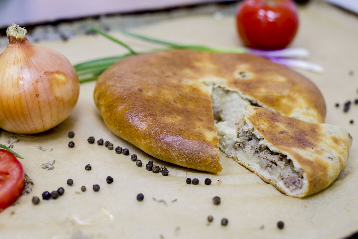 Осетинский пирог фыджин с мясом
