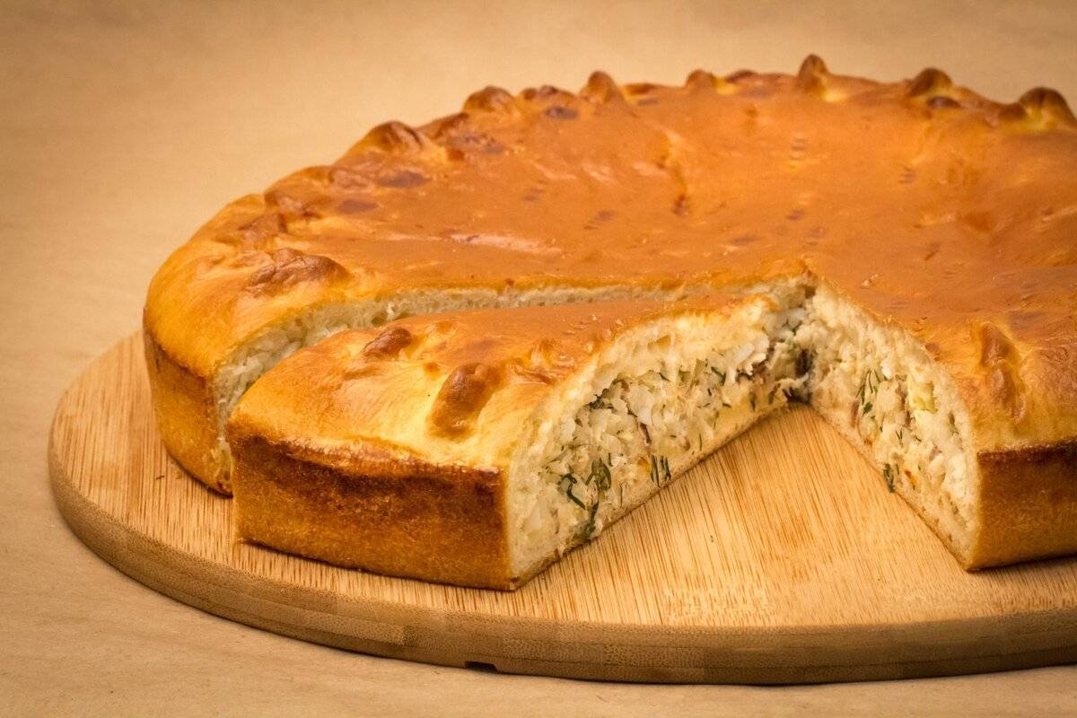 Круглый пирог с рыбой