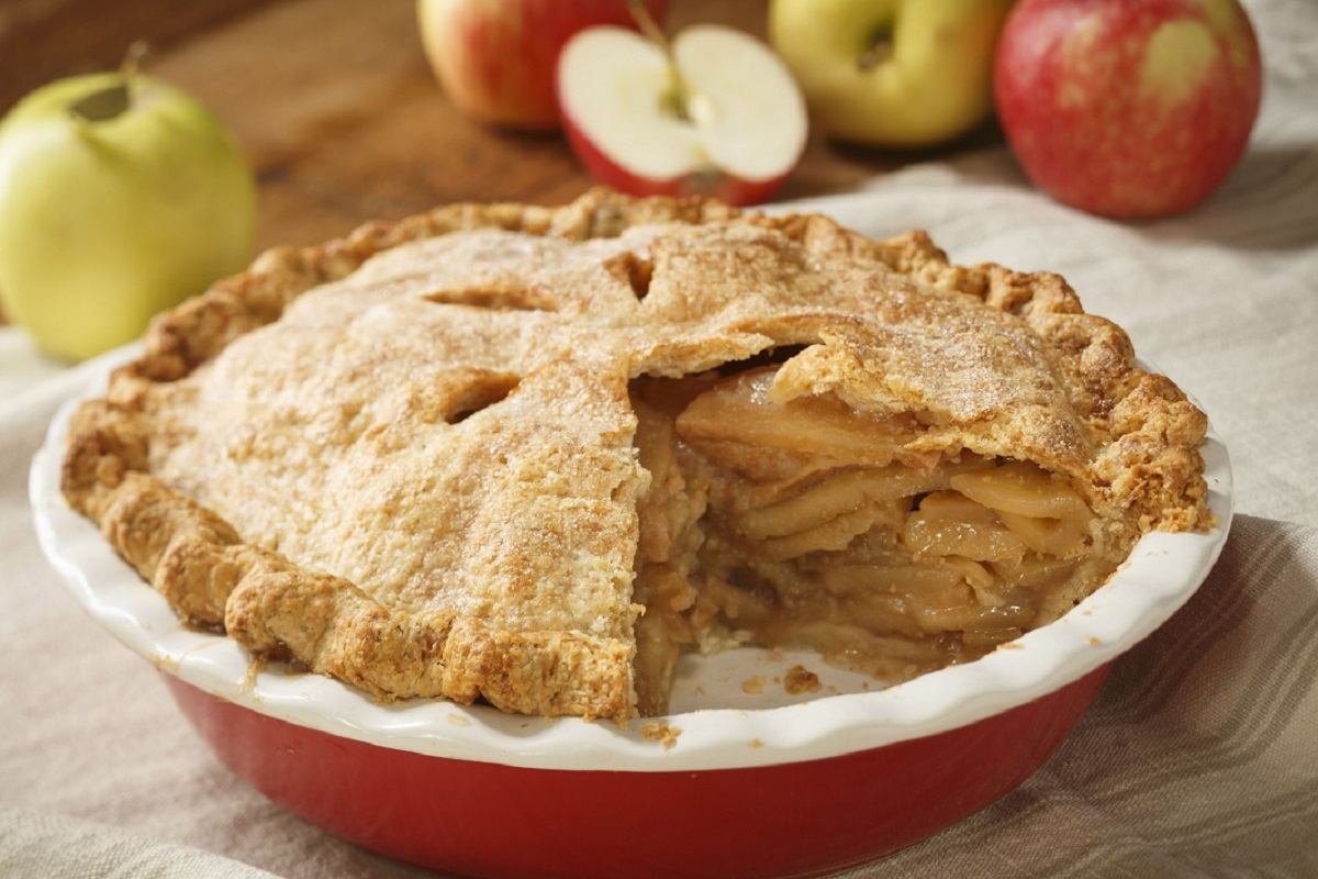 Яблочный пирог с орехами