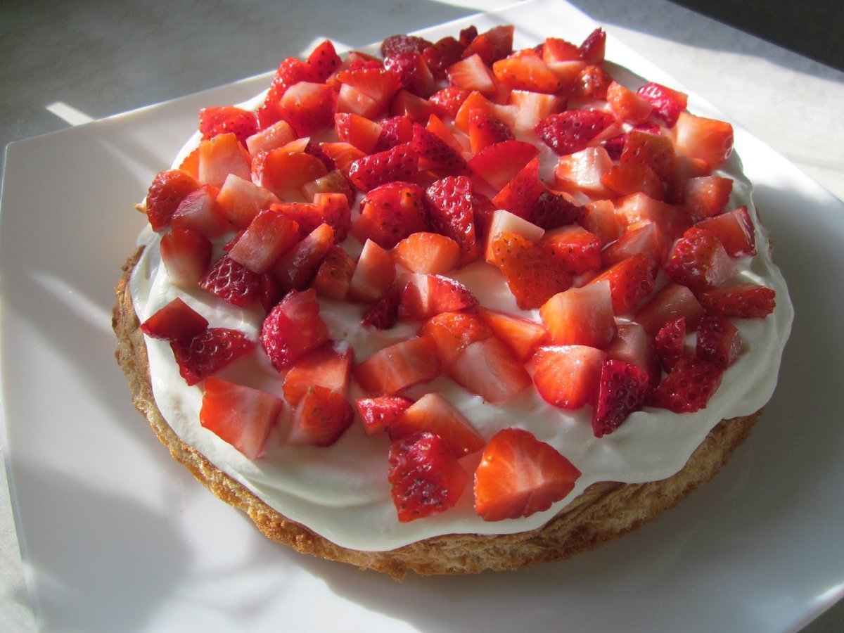 Пирог с клубникой