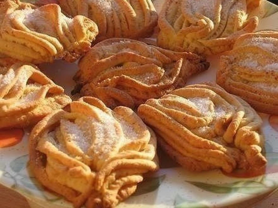 Песочное печенье хризантемы через мясорубку
