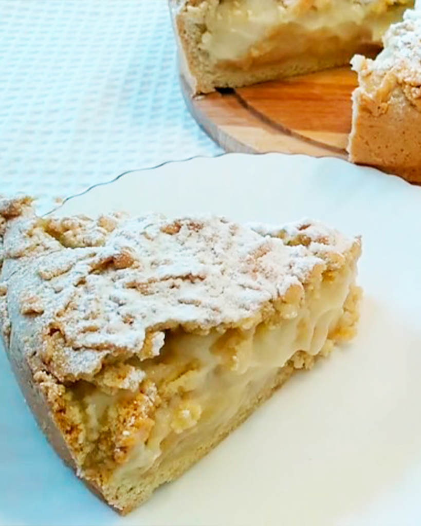 Шарлотка с заварным кремом