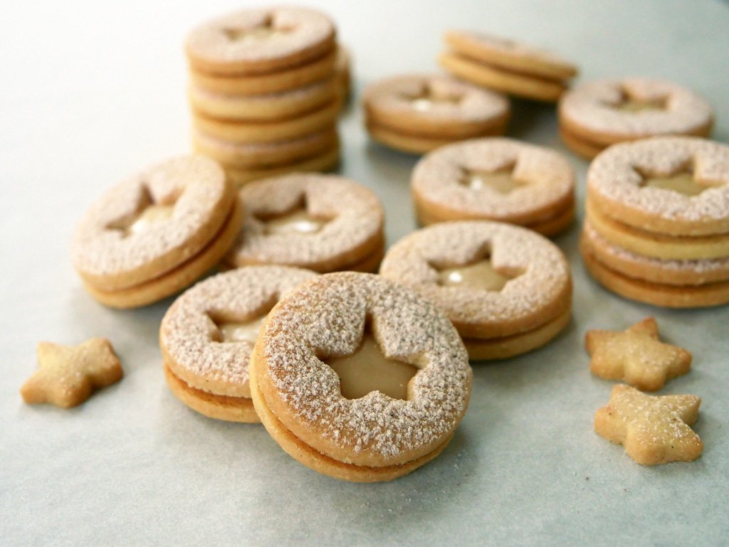 Creamy Almond cookies в коробке