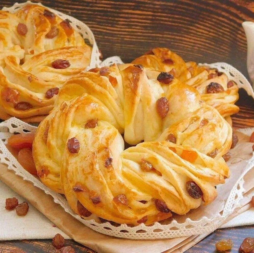 Выпечка с изюмом
