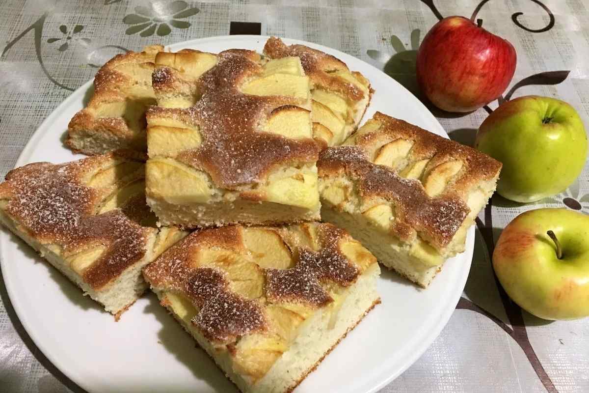 Пирог с яблоками в духовке